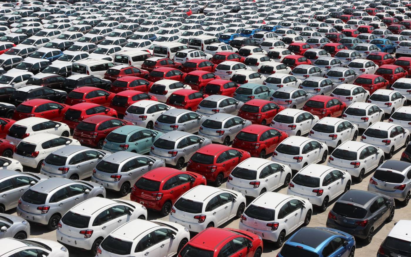 Car rental fleet lot