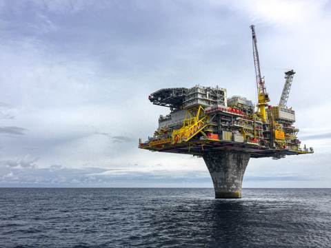 Oil Drops Below $75 for the First Time Since Iran War